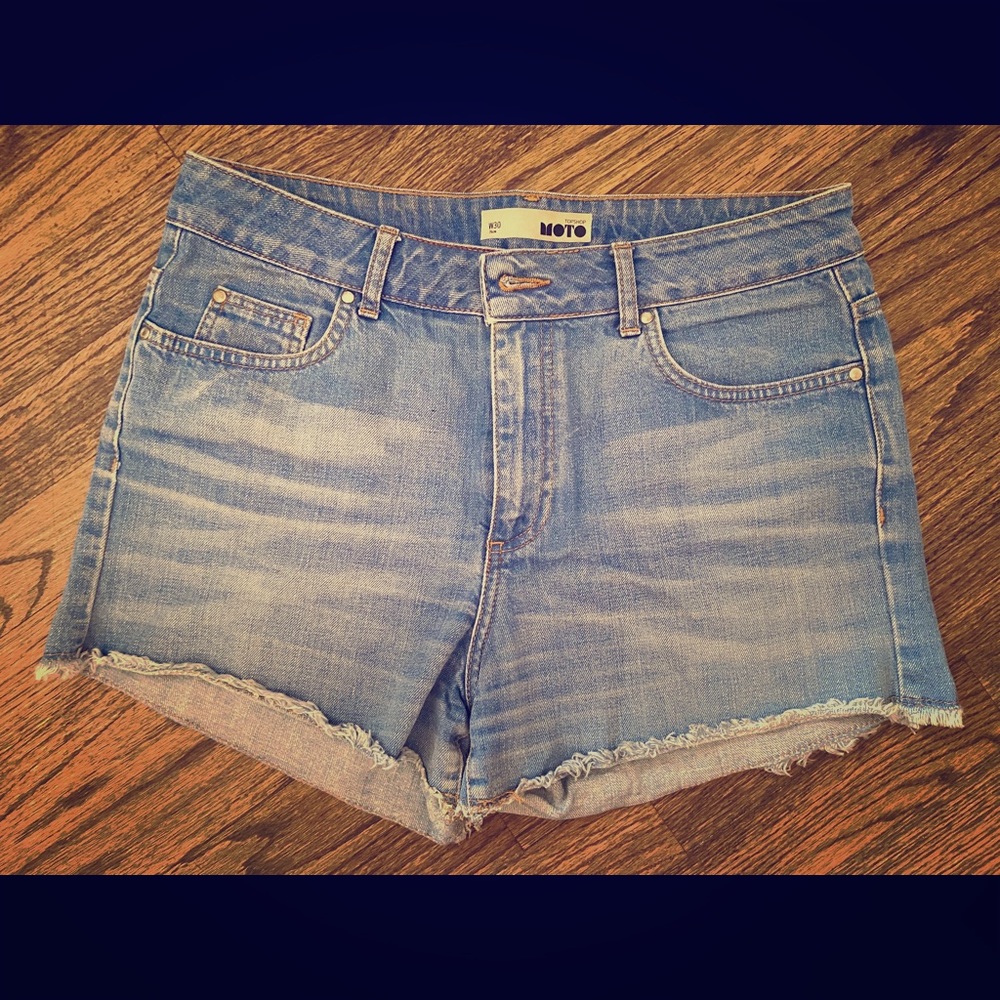 TOPSHOP - high waisted Jean Shorts - medium denim